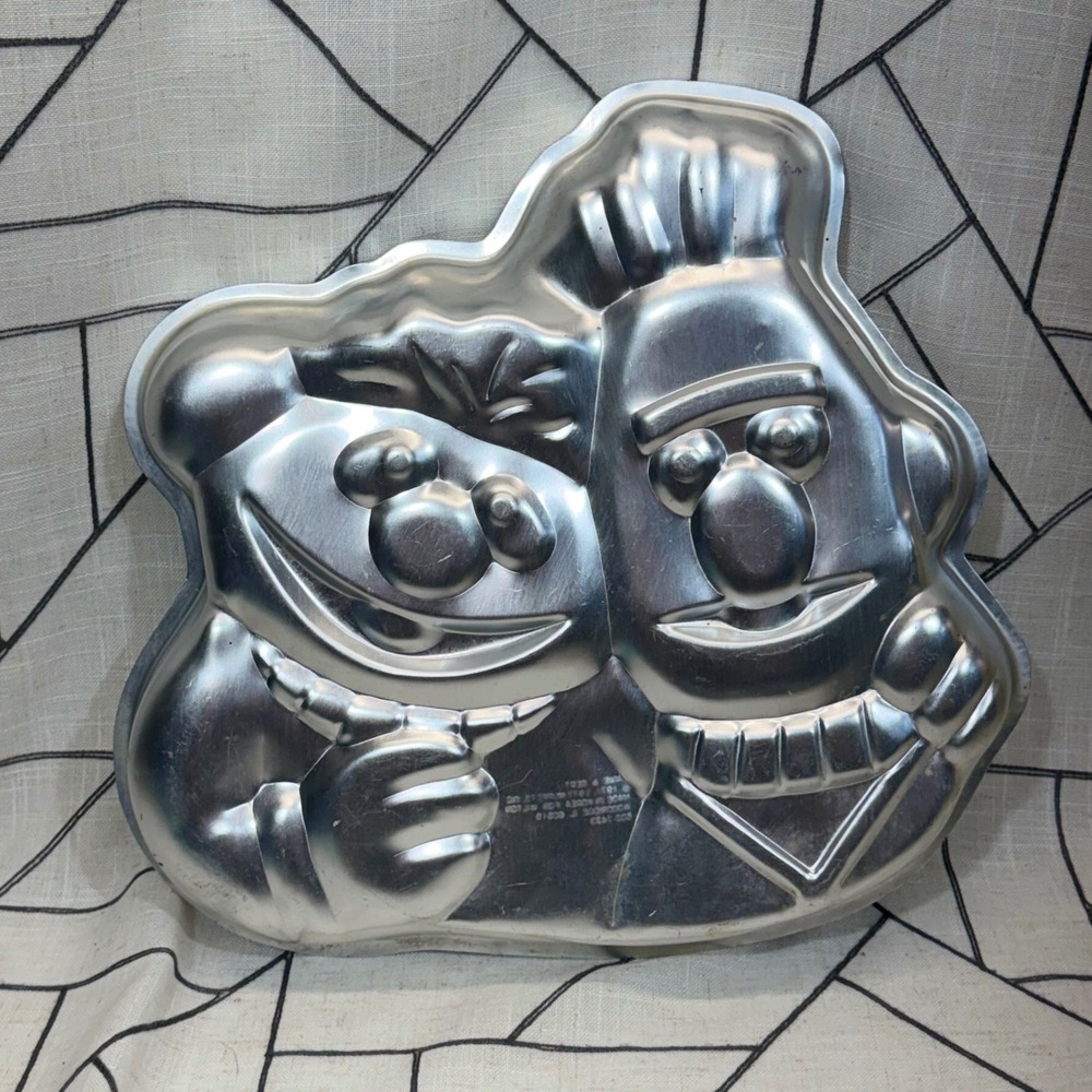 Wilton Cake Pan 13" Silver Sesame Street Ernie & Bert Vintage 1977 502-7423